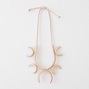 Crescioni Flor Necklace in White Leather